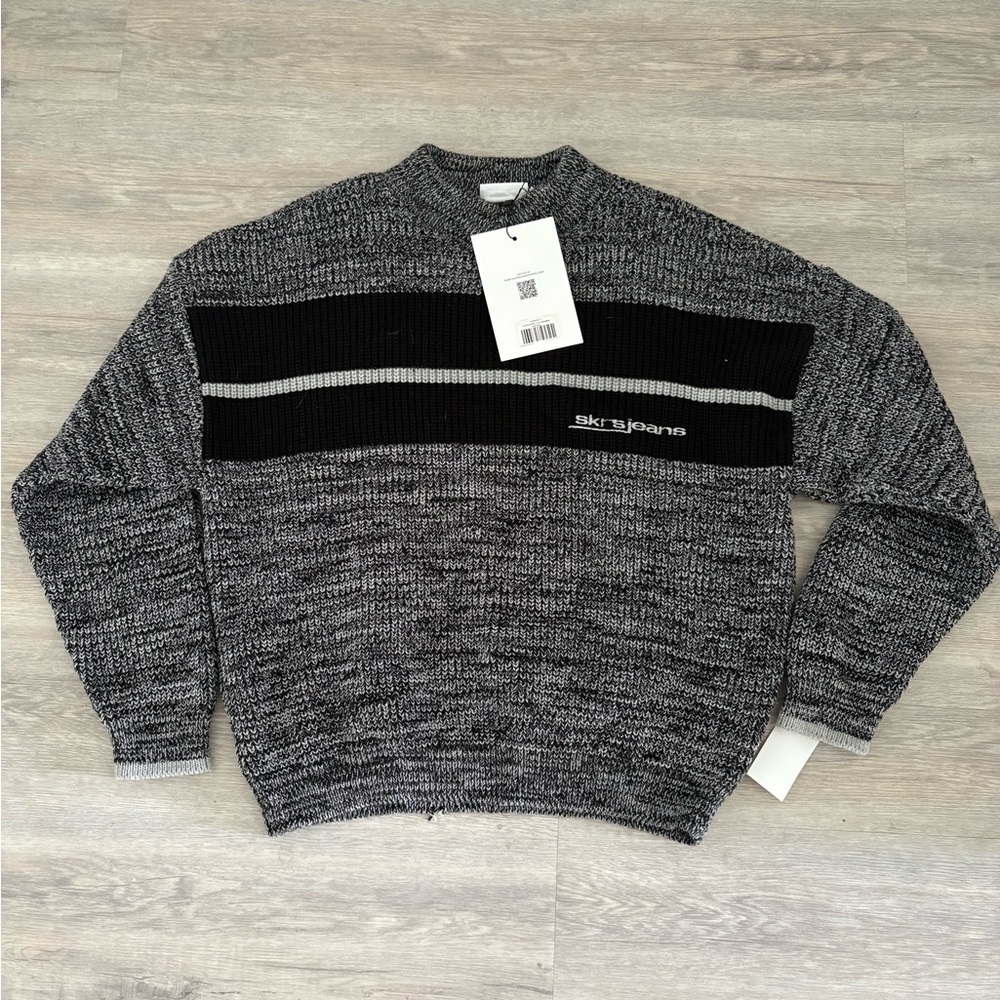 Men's Black and Gray Crewneck Sweater